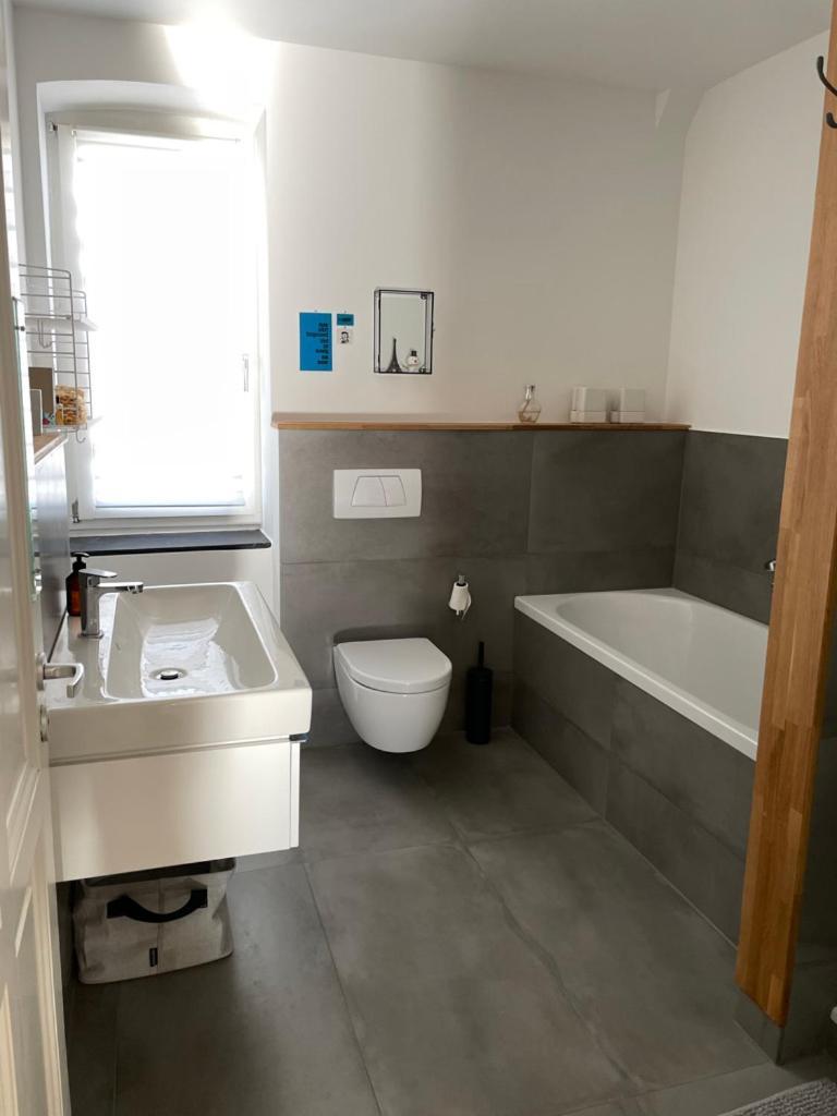 Haus Mit Tuermchen Apartamento Solingen Exterior foto