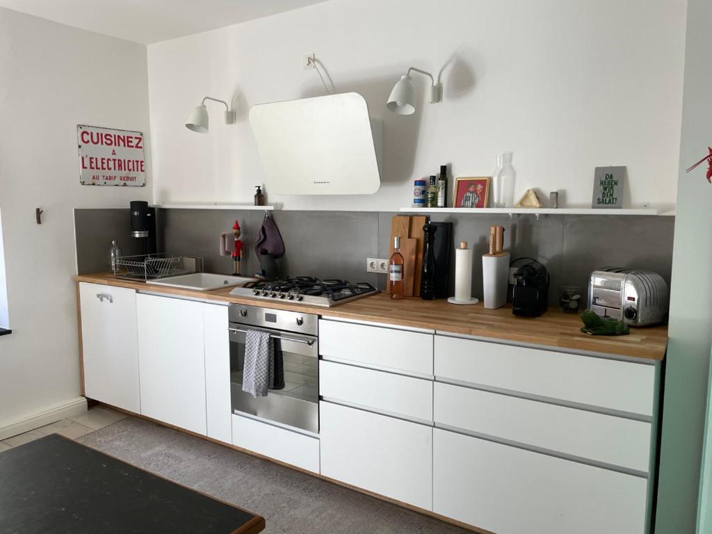 Haus Mit Tuermchen Apartamento Solingen Exterior foto