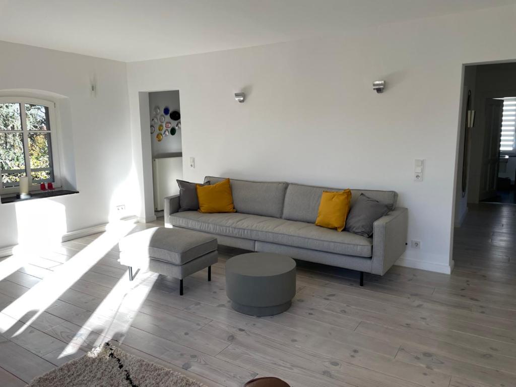 Haus Mit Tuermchen Apartamento Solingen Exterior foto